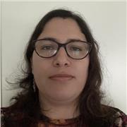 Profesora de psicología para todas las edades. 
Actualmente realizando un doctorado en psicogerontología.